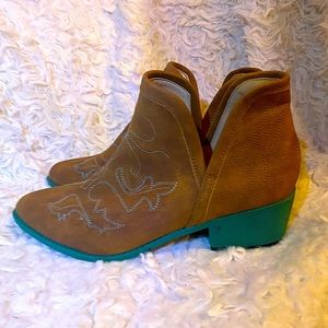 Joimall Fauz Leather western ankle booties teal/ brown size 9 like new